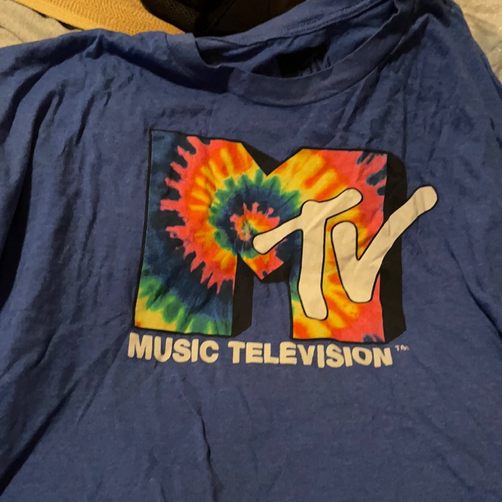 Blue mtv shirt